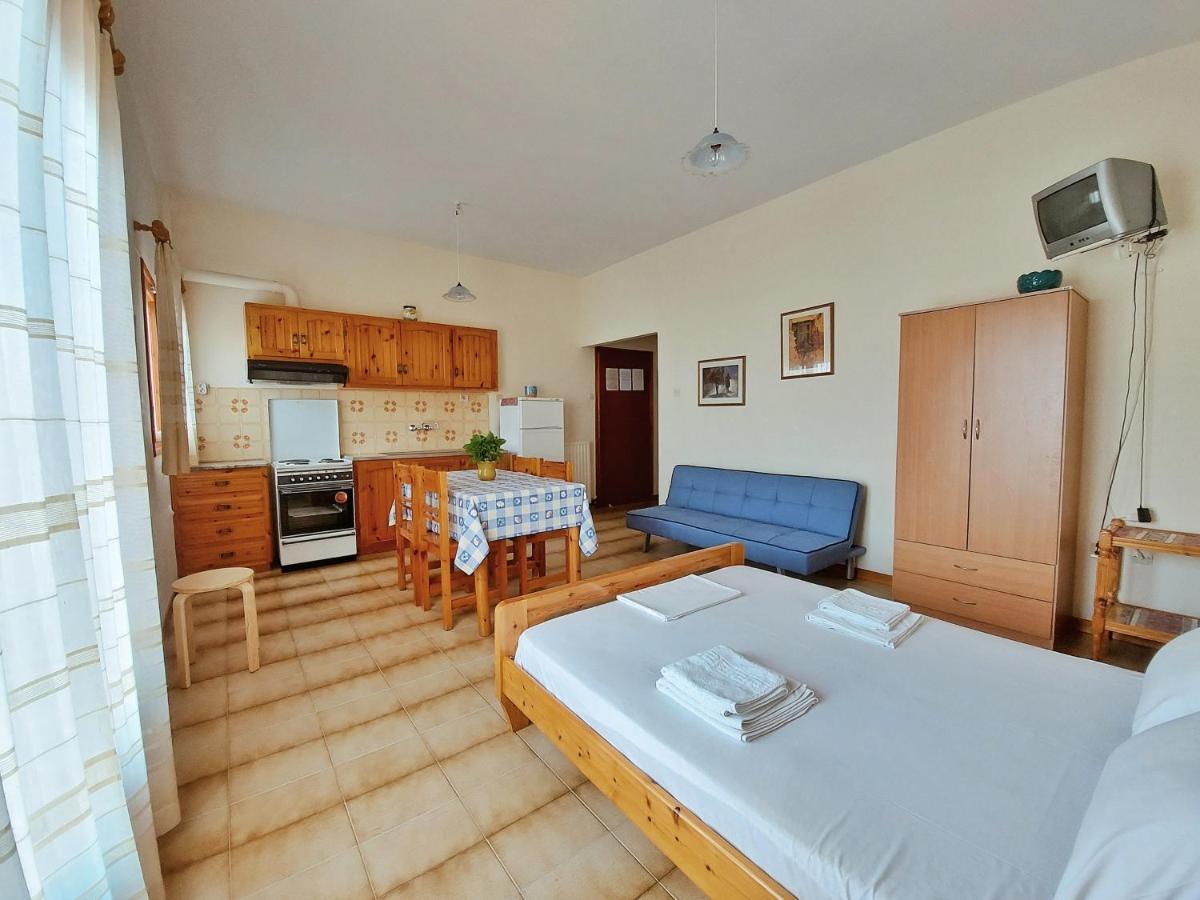 Seaview- 2 Space - Selfcatering Apartment - Helen No 3 Xiropigado Exterior photo