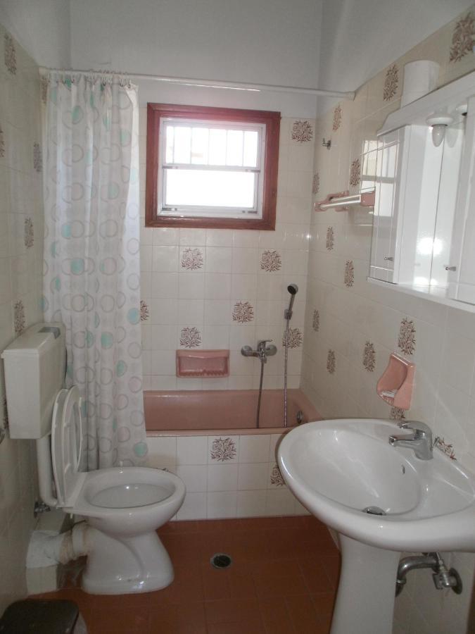 Seaview- 2 Space - Selfcatering Apartment - Helen No 3 Xiropigado Exterior photo